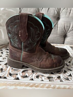 Ariat Western Short Cowboy Boots Women’s 9